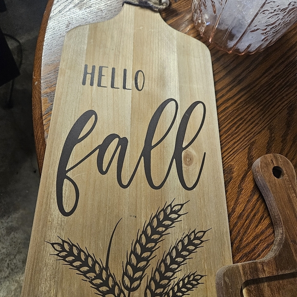 Acacia Wood Cutting Board - Picture 4 of 8